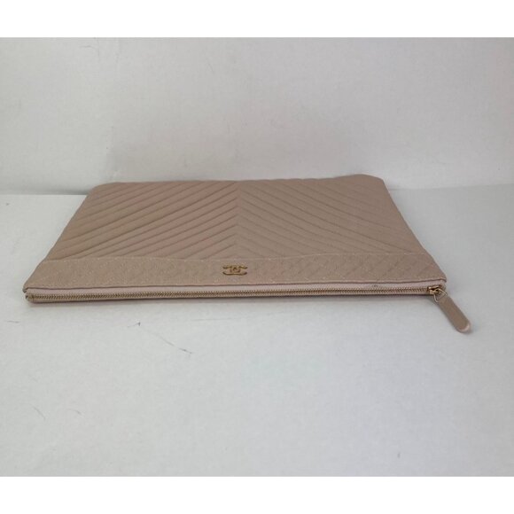 Chanel Caviar Chevron Quilted Large Beige Leather Cosmetic Clutch Bag - Picture 11 of 12